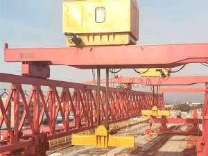 新疆阿勒泰架桥机对桥梁的钢结构